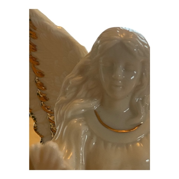 Mikasa fine bone China, retired “holiday elegance” Angel. - Picture 7 of 16